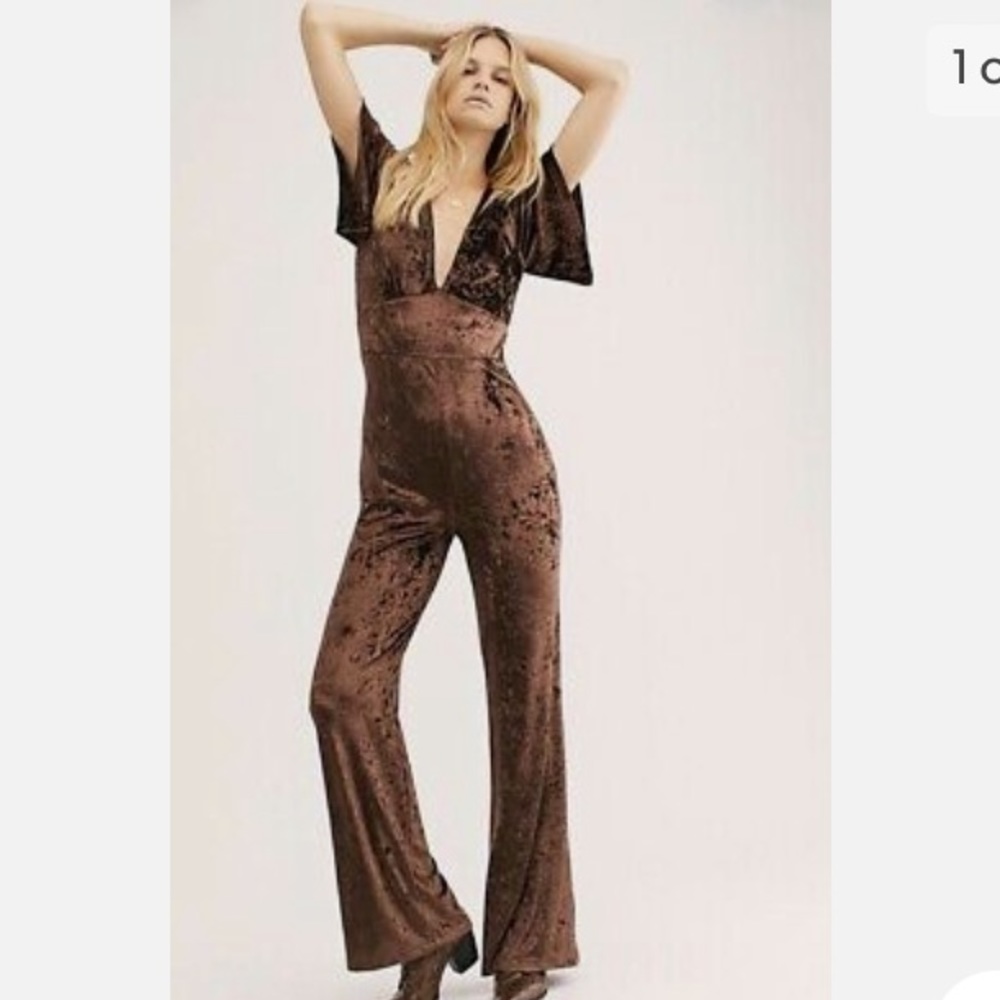 Stretchy velvet jumpsuit